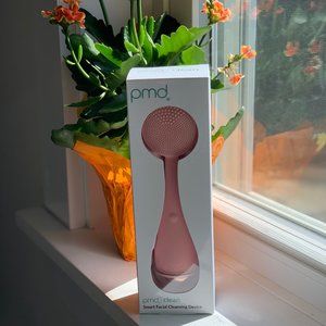 PMD Clean: Smart Facial Cleansing Device